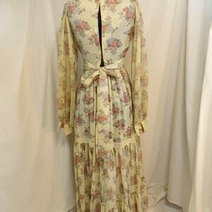 Vintage S Bohemian Maxi Dress Feminine Peasant Prairie Floral W Lace Like Gunne Sax S Never