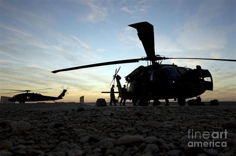 A Uh 60 Black Hawk Helicopter Photograph By Terry Moore