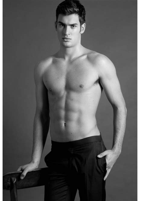 Classify Italian Male Model Leonardo Silvestri