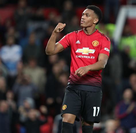 Anthony Martial Signs New Contract With Man United Manchester United