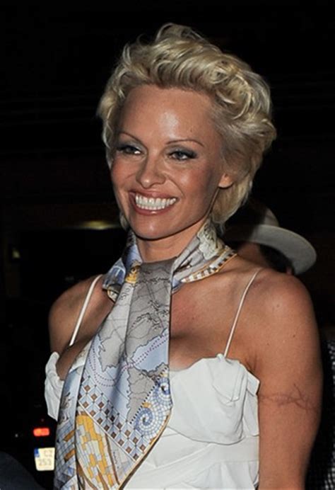 Cannes 2014 Pamela Anderson En Grande Forme Sur La Croisette Elle
