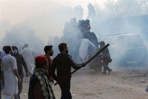 Pakistani Police Storm Home Of Former Prime Minister Imran Khan Arrest 61 Supporters Pbs Newshour