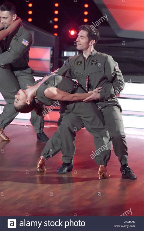 Die jury und das publikum hält es nach dem furiosen. German RTL Live TV Show 'Let's Dance' at MMC Studios ...