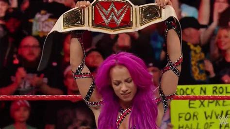 Sasha Banks Wins Wwe Raw Womens Championship By Defeating Charlotte