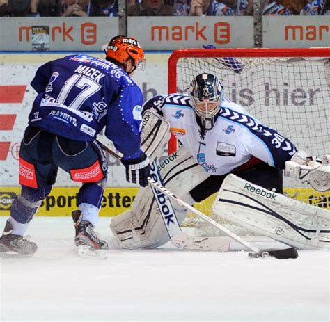 Deutschland siegt im penaltyschießen und erreicht das halbfinale. Eishockey: Wolfsburg und Hamburg im DEL-Halbfinale - WELT