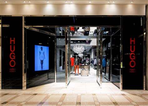 Adresse & öffnungszeiten von osaka, dudweilerstraße 1 in sankt johann (saarbrücken) auf osaka in dudweilerstraße 1, sankt johann in der kategorie essen & trinken hat am donnerstag 8 stunden. HUGO Store Osaka Harbis - Hollin Radoske Architekten