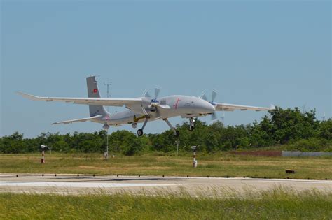 Turkey’s Baykar Makina Flies First Production-Standard Akinci UAS