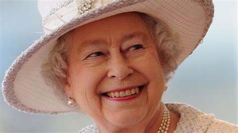 This Is Queen Elizabeths Secret To The Perfect Cup Of Tea