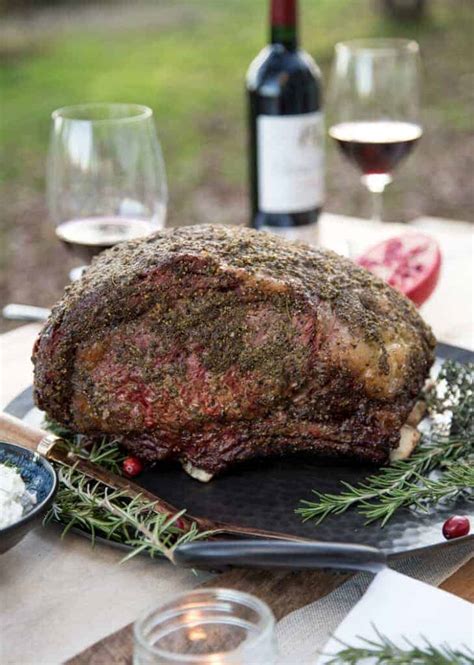 In general, roast beef can be made from several different cuts of beef and is traditionally cooked with a number of different vegetables and flavor. Pairing Wine with a Beef Holiday Rib Roast - Vindulge