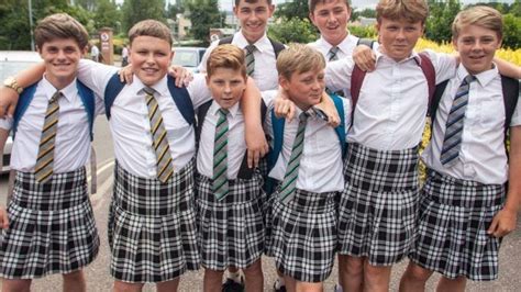 Un Colegio Británico Sugiere Que Los Niños Lleven Falda En El Uniforme Ante La Prohibición Del