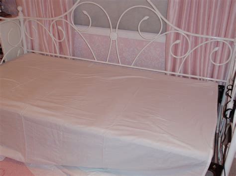 Repeat on the other side, pulling the excess side of the bed skirt onto the other side. DIY by Design: Bedskirt Tutorial