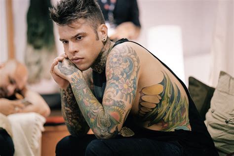 Fedez Svela Qual è Il Posto Più Strano Dove Ha Fatto Lamore Bitchyf