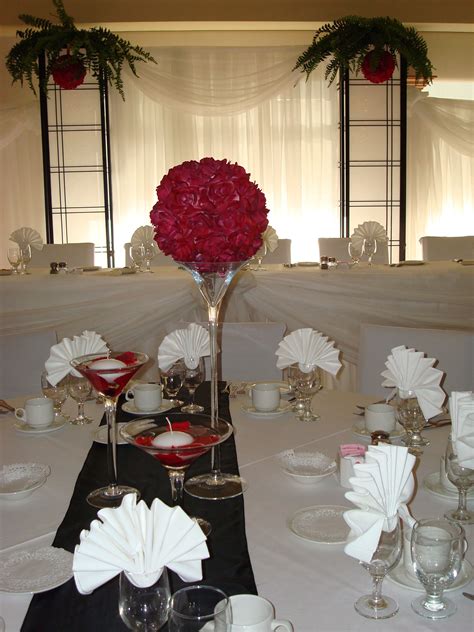 Alibaba.com offers 3,741 tall centerpiece vases products. tall centerpiece idea | Glass vases centerpieces, Martini ...