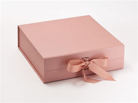 Sample Rose Gold Large T Box For Luxury Hamper Packaging Foldabox