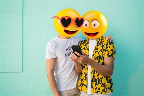 8 Best Apps To Make Emoji Of Yourself In 2021 Asoftclick