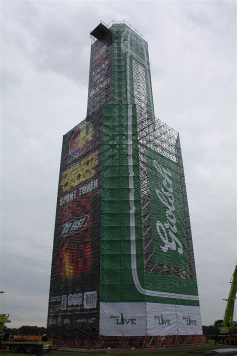 Officieel account van de zwarte cross (23 t/m 26 september 2021) muziek, motorcross, stunts, theater en spektakel in de gemoedelijke. dumpert.nl - Zwarte Cross toren van onderen