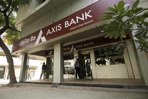 Axis bank founded in 1993, head quarter in mumbai. RedChilli News: Income-Tax raids Axis Bank's Noida branch ...