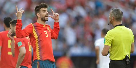 Pelatih timnas spanyol yang dipecat mengaku 'sedih namun berharap spanyol memenangkan piala dunia,' sementara penggantinya menyebut tim matador itu 'tidak punya waktu untuk. Fokus ke Barca, Pique Pastikan Pensiun dari Timnas Spanyol ...