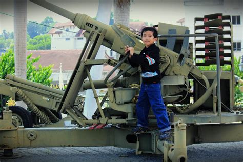 Anda juga dapat menggunakan kereta api sebagai transportasi alternatif ketika berwisata di berbagai daerah. Part 2: Junior @ Muzium Tentera Darat PD