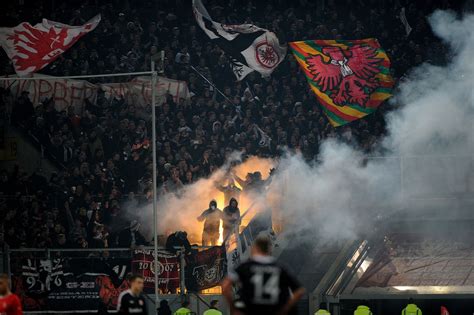 Die auswärtssperre für zwei spiele haben sich die frankfurter „fans in europa in den letzten 12 monaten redlich verdient. Ultras von Eintracht Frankfurt - DER SPIEGEL