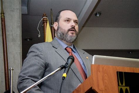 O partido diz que a sua presença na descida da avenida da liberdade, no próximo domingo. Estudiantes sobresalientes de Estudios Liberales y Derecho ...