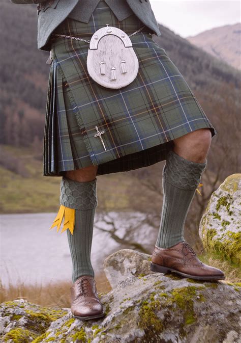 Traditional 8 Yard Pure Wool Scottish Kilt Kilt Society™