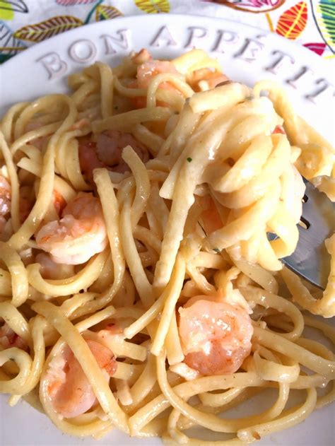 easy creamy garlic shrimp linguine seafood pasta recipe melanie cooks