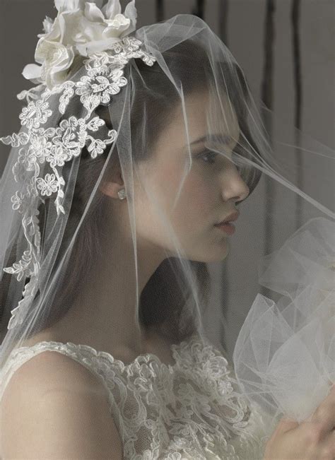 Beautiful Lace Veil Headpiece Timeless Wedding Dress