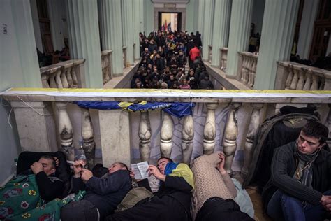 Ukraine Protests Persist As Bid To Oust Government Fails The New York Times