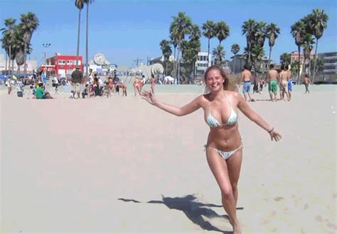 Gifs Of Celebrity Bouncing Boobs Gifs Izismile