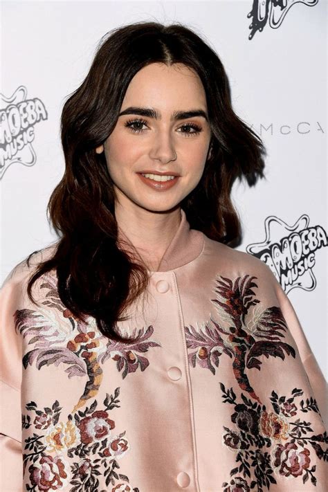 Pin By Måneskin Damiano On Lily Collins Heart Shaped Face Hairstyles
