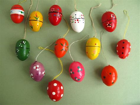 13 Vintage German Easter Eggs Wooden Decorations German Etsy In 2021