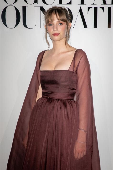 Maya hawke tells margaret qualley why she's not your manic pixie dream girl. Maya Hawke - Vogue Paris Foundation Gala 07/02/2019 ...