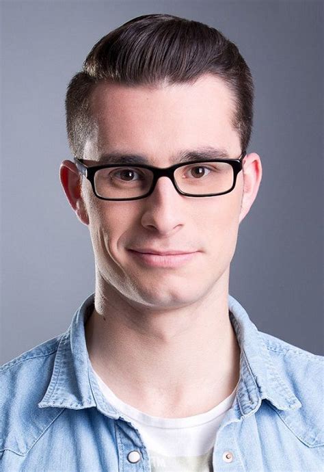 This classic men's haircut features short hair on top with an even shorter cut on the sides and back. 40 Best Hairstyles for Smart Men's 2018 | Pics Bucket ...