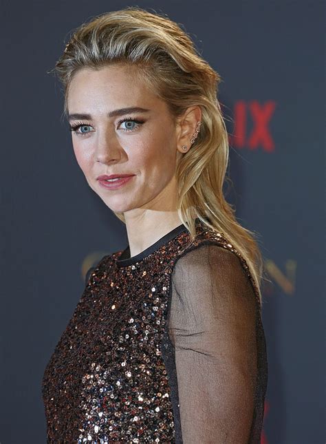 Inside biography 1 who is vanessa kirby? VANESSA KIRBY at The Crown Season 2 Premiere in London 11 ...