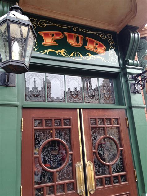 The pub side can be a lively spot when the piano player invites everyone to sing along. Dining at Disney World: Rose & Crown Pub & Dining Room ...