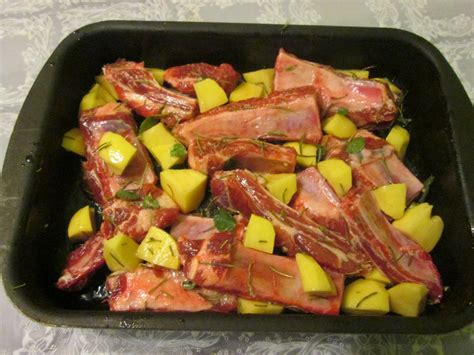 Check spelling or type a new query. Costelinha de porco assada com batatas um saborosa receita