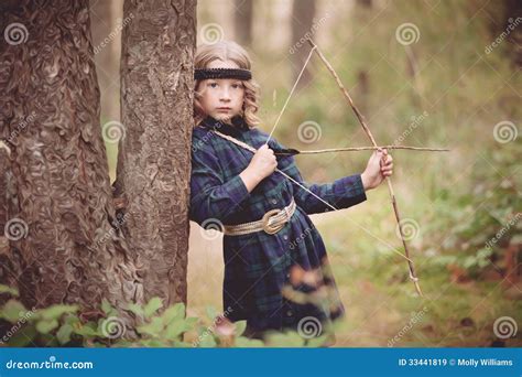 Girl With Bow And Arrows Royalty Free Stock Images Image 33441819