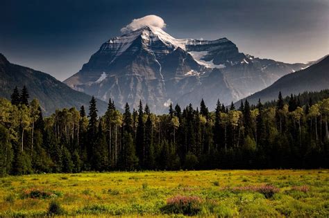 Mount Robson Bc Canada By Tucapel Canadian Rockies Mount Rainier