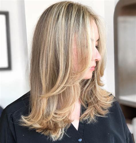 It encourages women to keep their hair within the neck. 25 Must-Try Medium Length Layered Haircuts for 2021
