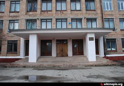 Адреси зі входами на карті, відгуки, фото, номери телефонів, час роботи і як доїхати. Средняя школа № 9 - Коростень