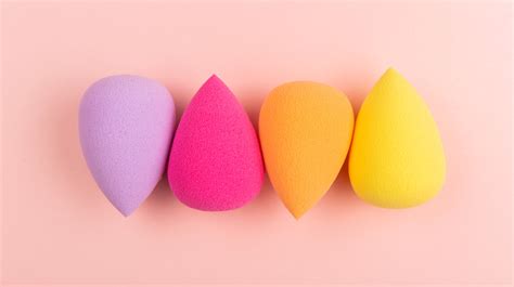 How Often Should You Really Be Replacing Your Beauty Blender