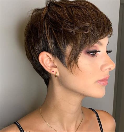 70 Best Short Pixie Haircut And Color Design For Cool Woman