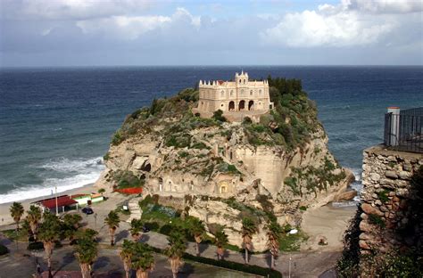 Tropea is large enough and interesting enough to serve as a base for a longer holiday, and the local railway line and boat trips allow a certain amount of exploration without the need to drive. Tropea - Wikiwand