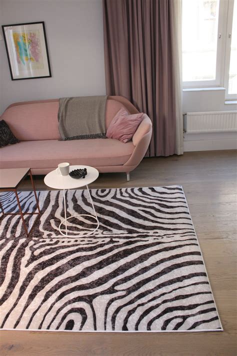 It is entirely out of climatic context in the northeast. Wilton-Teppich - Zebra - Trendcarpet.de