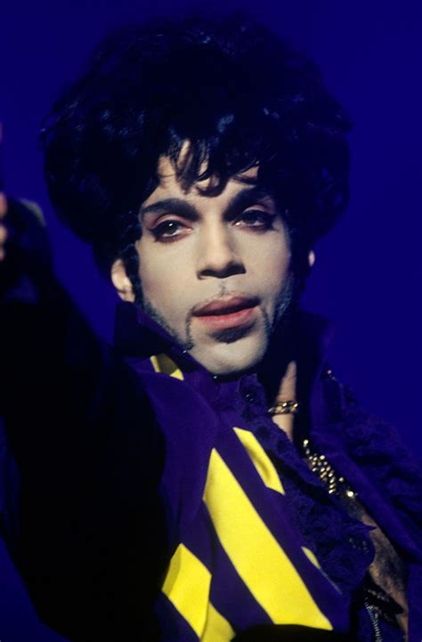 See Prince's Most-Iconic Beauty Moments, from Hair to Makeup | InStyle.com