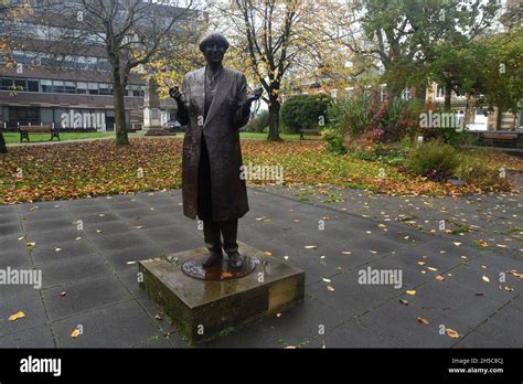 Bury Lancashire Britain Uk Statue Of Comedian Victoria Wood In Her