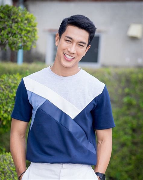 กอล์ฟ อนุวัฒน์ ง้อสำเร็จ / สำหรับ. "กอล์ฟ อนุวัฒน์" ประกาศเดินหน้าจีบ "ฐิสา" แบบไม่แคร์สายตาใคร?