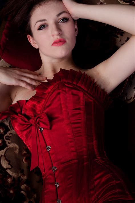 fawna latrisch beautiful fawna latrisch in red corset jeevan ra flickr