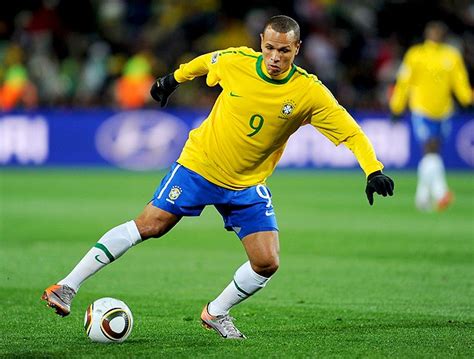 Brazil squad for Argentina 19 September and 3 October 2012 ...